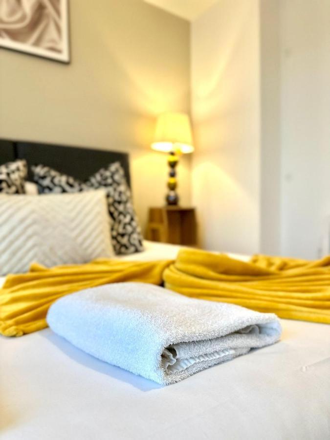Koala & Tree - Modern 1 Bed Apartment For 4 Guests In The Heart Of Cambridge - Short Lets & Serviced Accommodation Exteriör bild