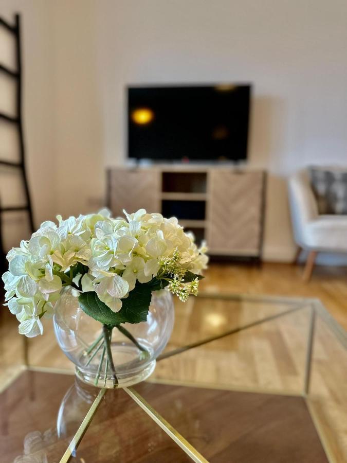 Koala & Tree - Modern 1 Bed Apartment For 4 Guests In The Heart Of Cambridge - Short Lets & Serviced Accommodation Exteriör bild